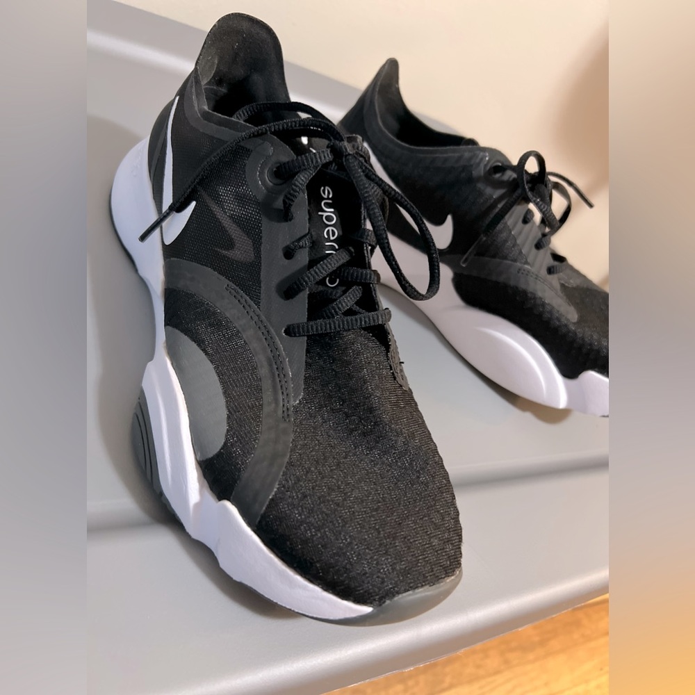 Nike Black and White runners